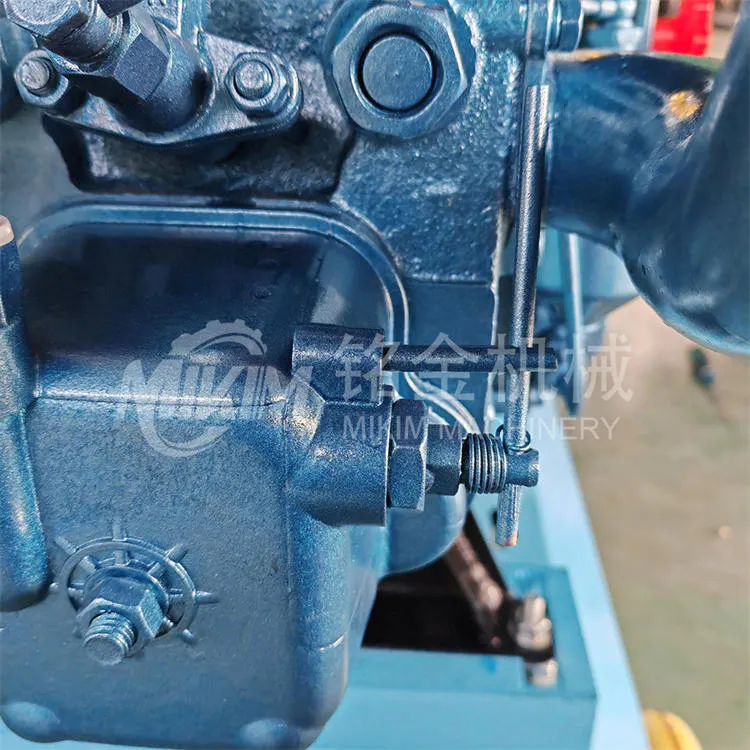 Mașină de fabricat hrană pentru pui de carne